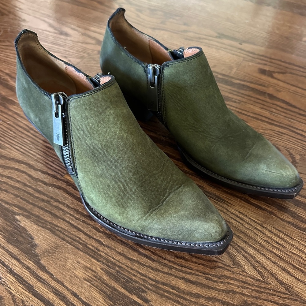 FRYE SACHA MOTO SHOOTIE RARE COLOR